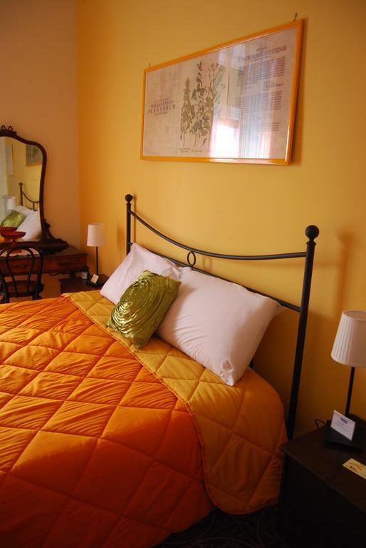 Bed And Breakfast Casa Mariella Napoli Oda fotoğraf