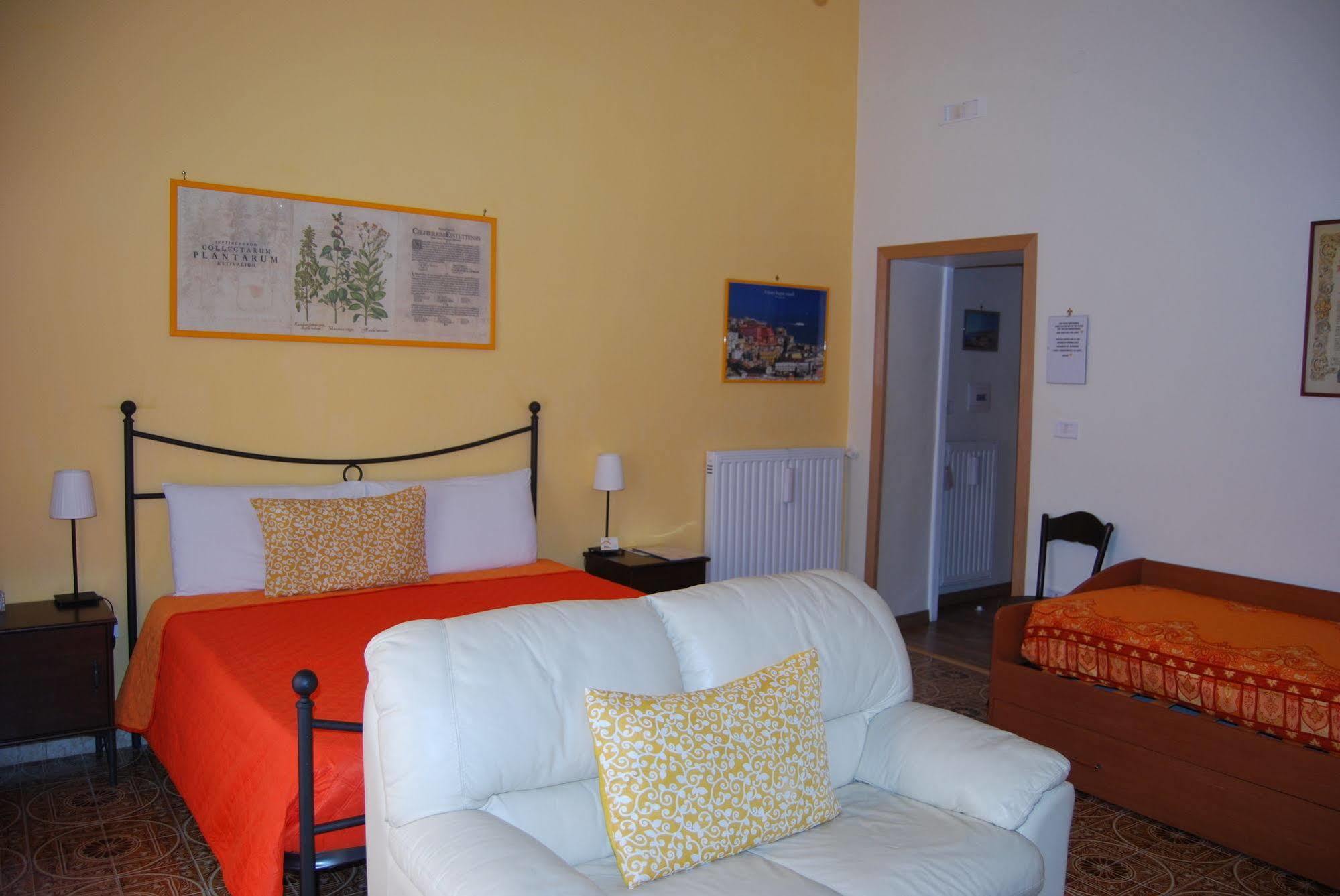Bed And Breakfast Casa Mariella Napoli Dış mekan fotoğraf